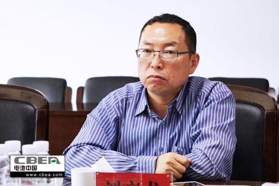 4 圖為中國化學(xué)與物理電源行業(yè)協(xié)會(huì)秘書長劉彥龍.jpg