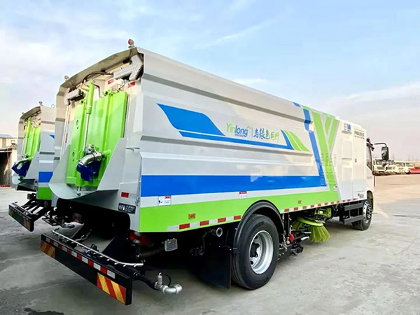 潔凈新天地 銀隆市政車進(jìn)駐臨沂