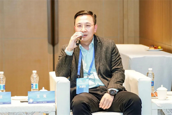 “Li+學社”高端對話：警惕全球化機遇下，鋰電企業的出海挑戰和技術迭代風險