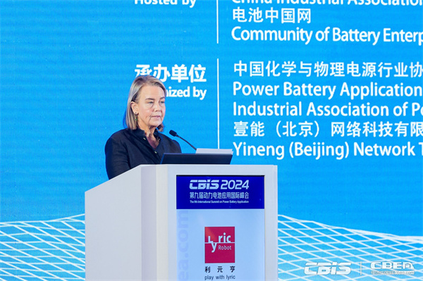 瑞典駐上?？傤I(lǐng)事館（大使銜）總領(lǐng)事司梅女士致辭