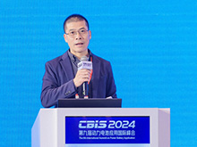 動力電池應(yīng)用分會專家委員會副主任委員/首席標(biāo)準(zhǔn)專家劉斐主持本場論壇