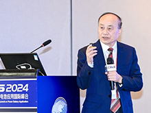 張久俊主旨發(fā)言：《能源存儲與轉(zhuǎn)換中的前沿電池發(fā)展》