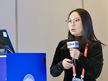 鈦深科技（深圳）有限公司公共關(guān)系總監(jiān)曾春梅分享了《新能源電池全生命周期管理解決方案》